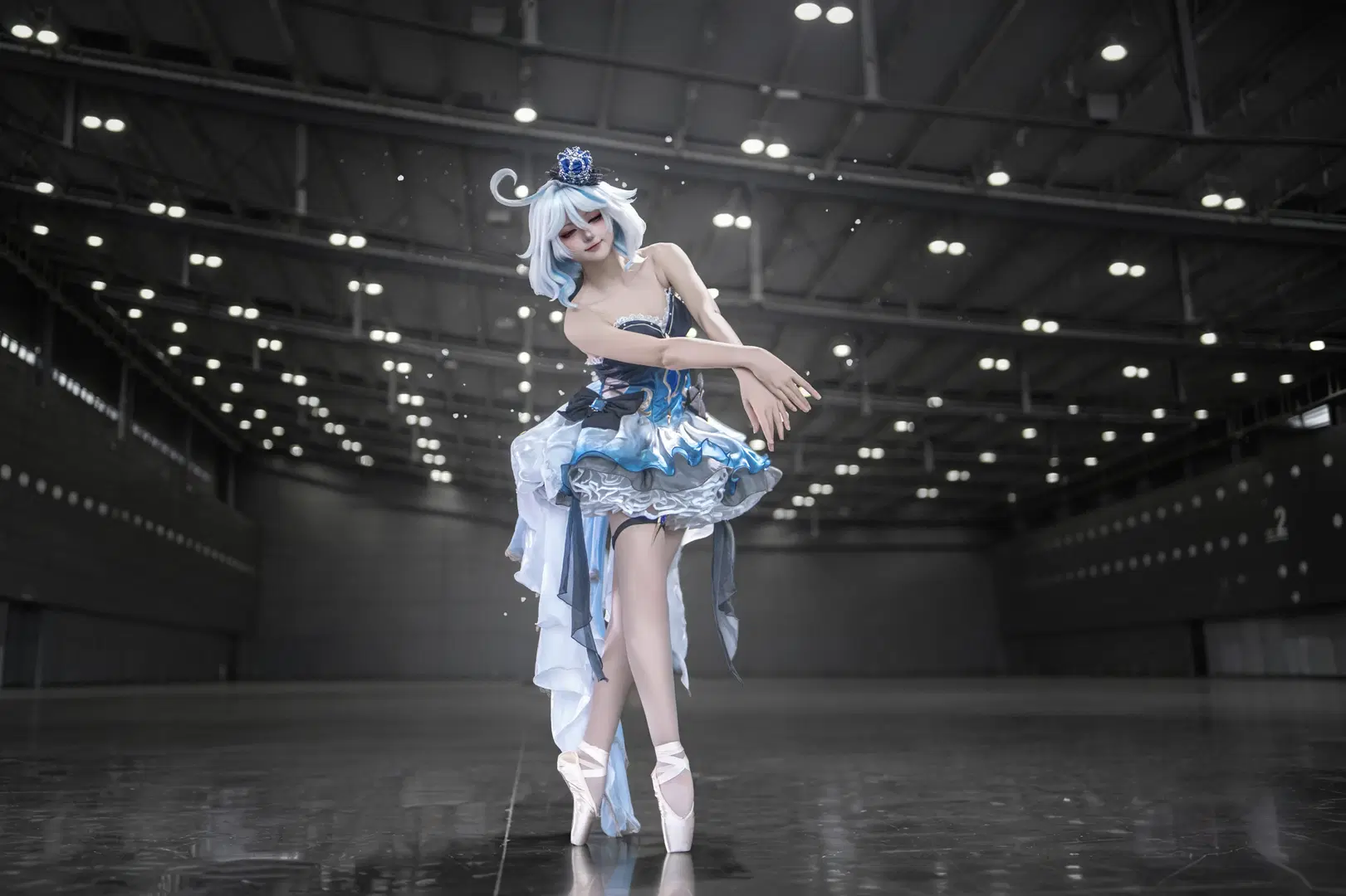 【芙宁娜cos】原神漫展场馆里拍出芭蕾舞台感 - 颜汐Mikyo - 第3张