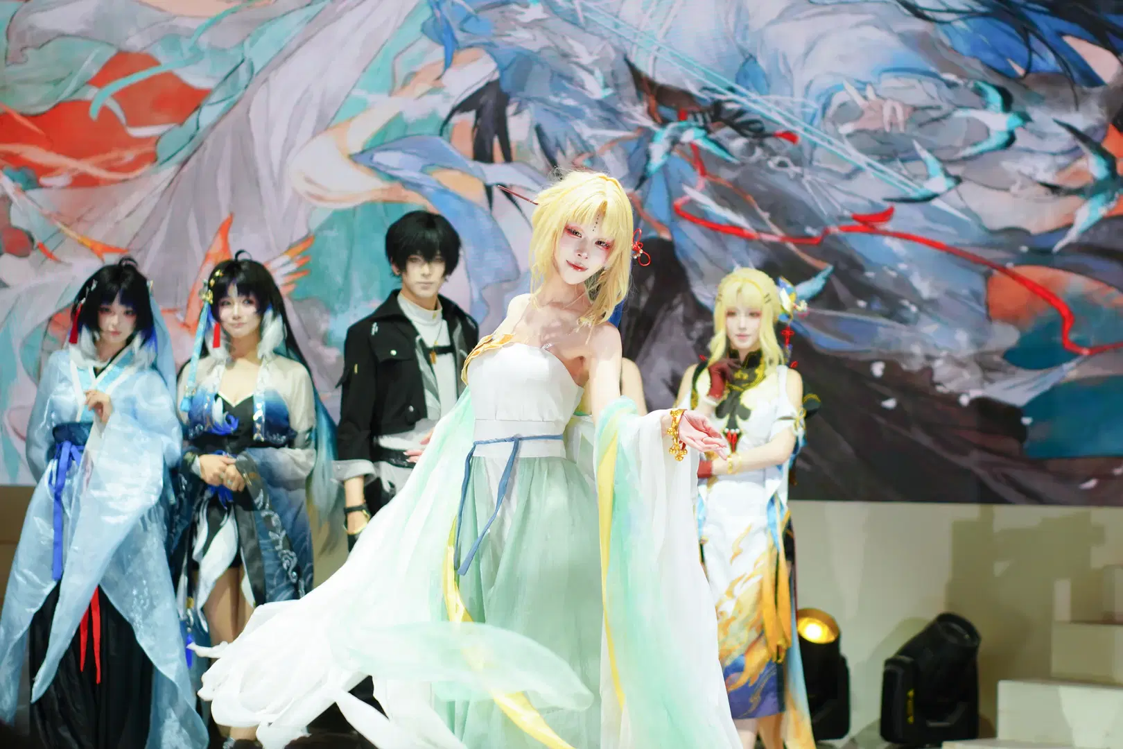 [Suisui cosplay] Wuthering Waves Chinese-Style Hanfu Looks Truly Ethereal at Bilibili World by 雷霆大屑绒 - Image 8