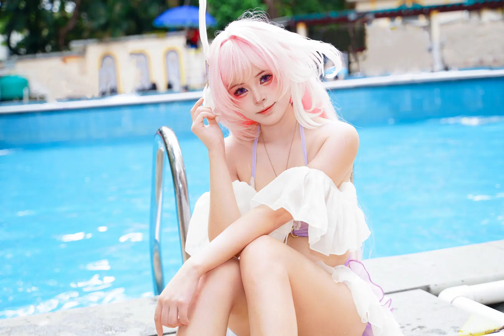 爱莉希雅cos, 泳装cos, 二次元cosplay, 泳池摄影, 粉色头发