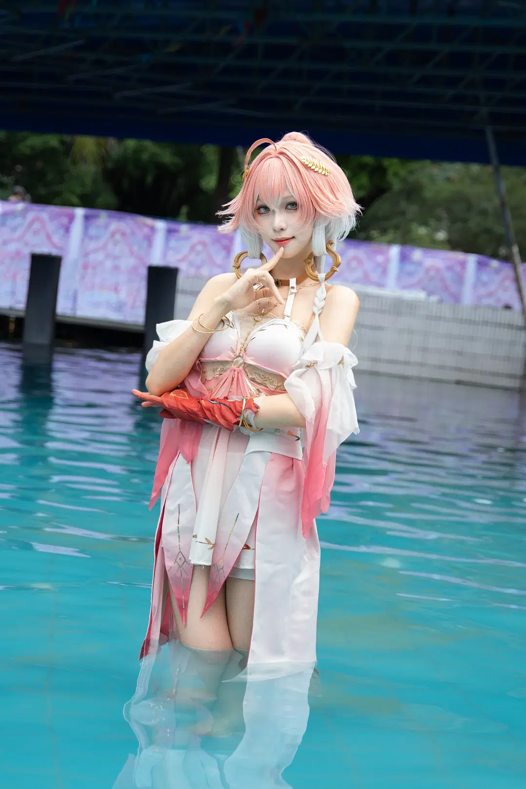 鸣潮, 泳装cos, 二次元cosplay, 长离cos, 水池写真