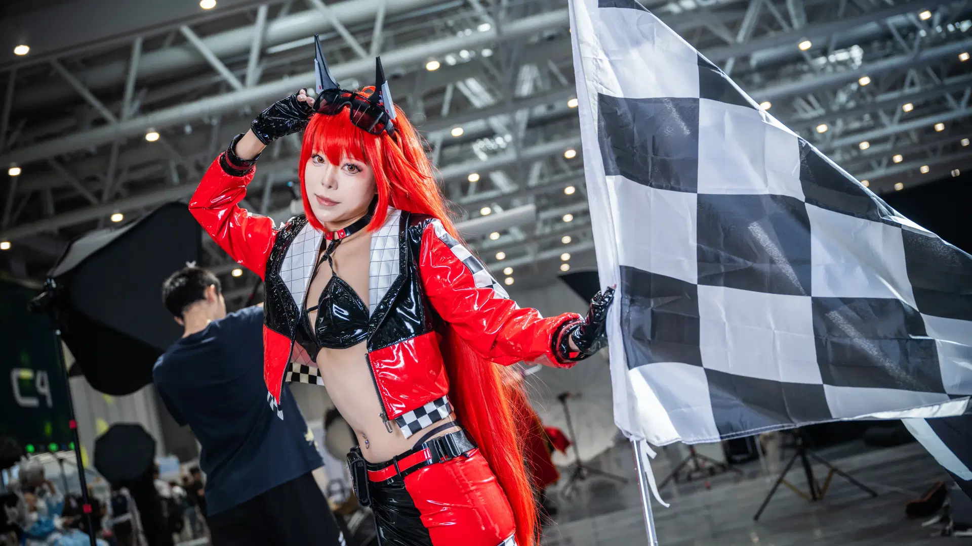 【小红帽cos】胜利女神赛车造型，红黑亮面元素太出片了 - 北京摄影-卡尔 - 第3张