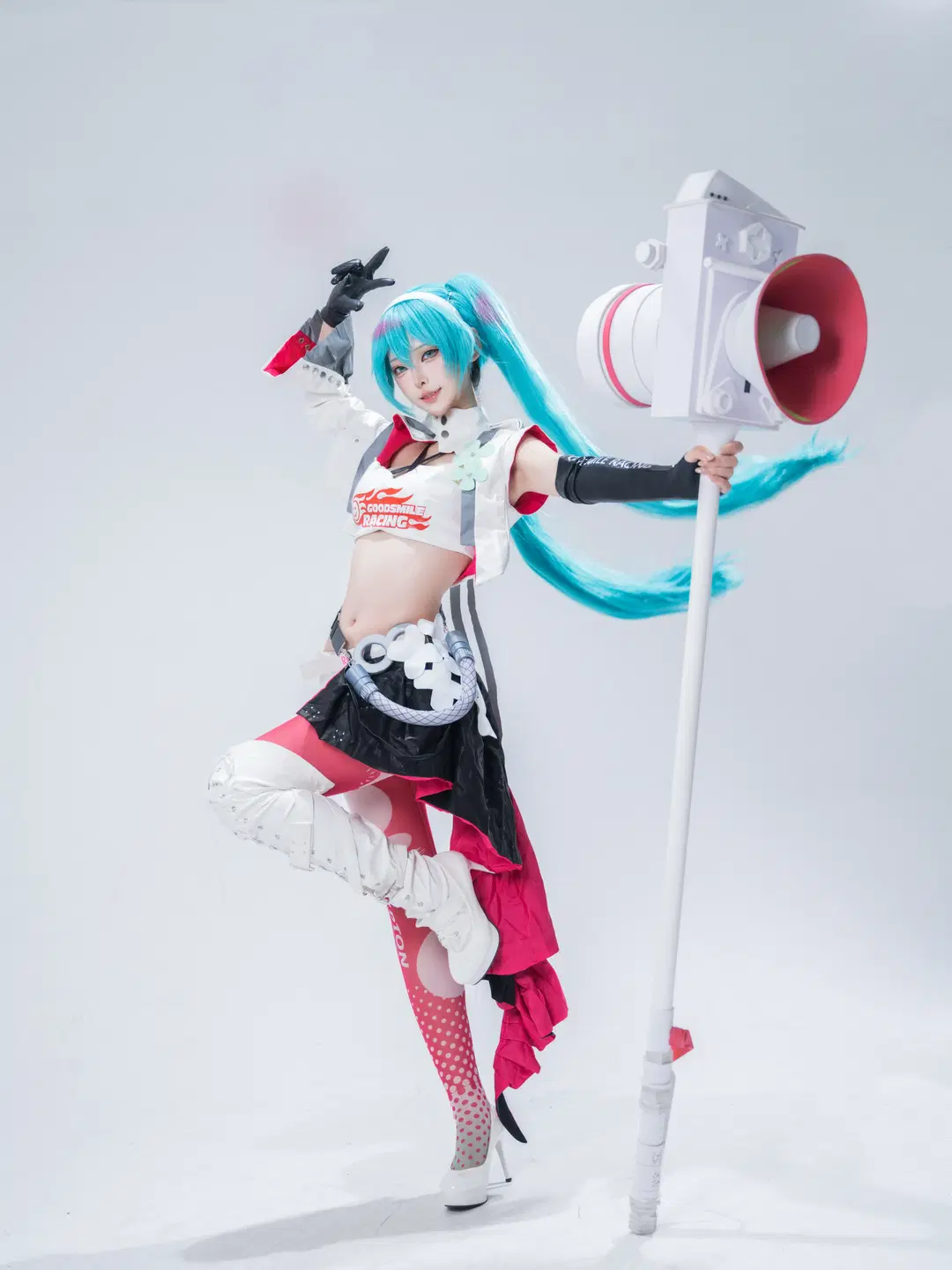 【初音未来cos】白棚里的赛车风初音，大喇叭和不对称裙摆太酷了 - 北京摄影-卡尔 - 第2张
