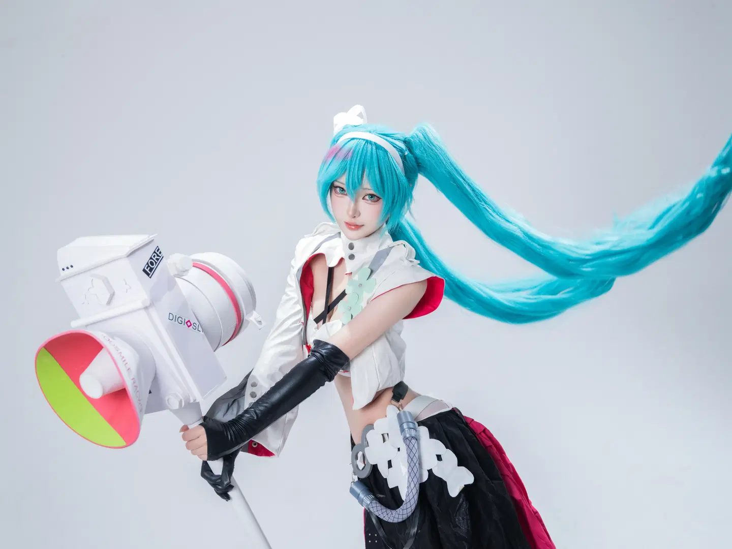 【初音未来cos】白棚里的赛车风初音，大喇叭和不对称裙摆太酷了 - 北京摄影-卡尔 - 第5张