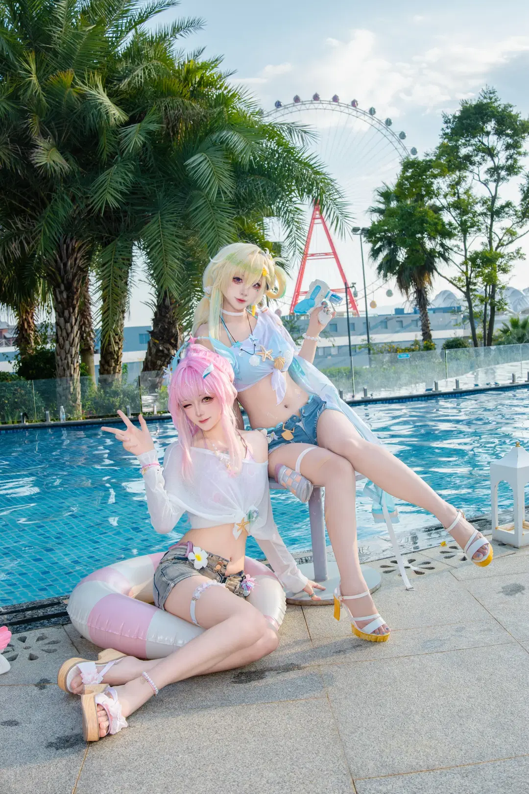 夏日cosplay, 二次元妆容, 双人摄影, 泳装人像, 摩天轮外景