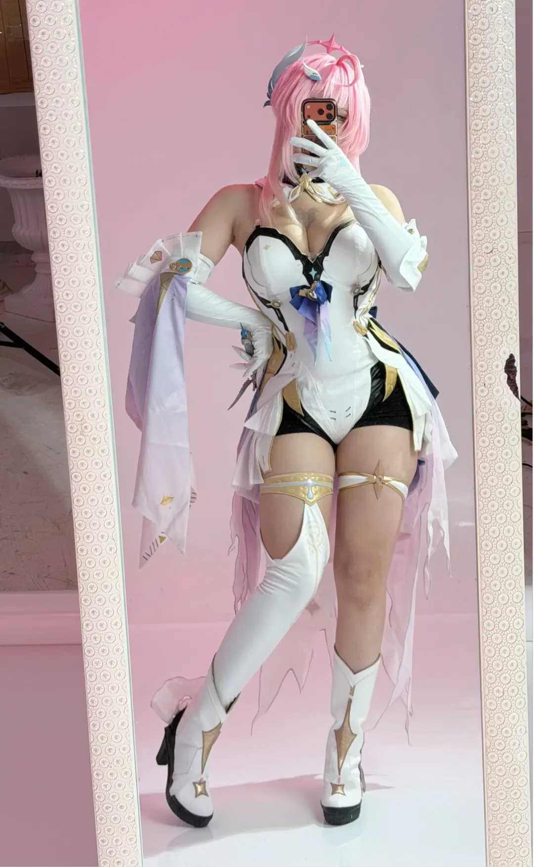 鳴潮, 二次元, エイメス コスプレ, 白ストッキング, ぽっちゃりコスプレイヤー