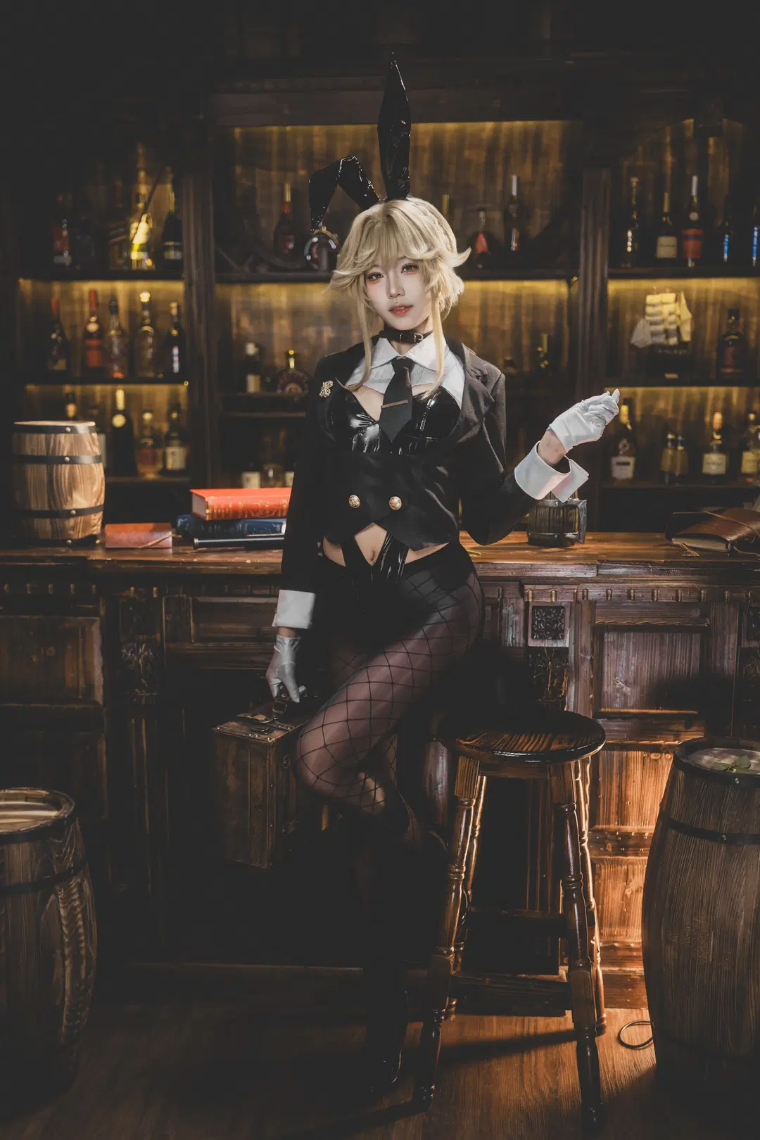 【エード コスプレ】『勝利の女神』バニーガール：ほろ酔いバーテンダーの妖艶な輝き（二次元撮影・ストッキング） - Takyi柒月 - 2枚目