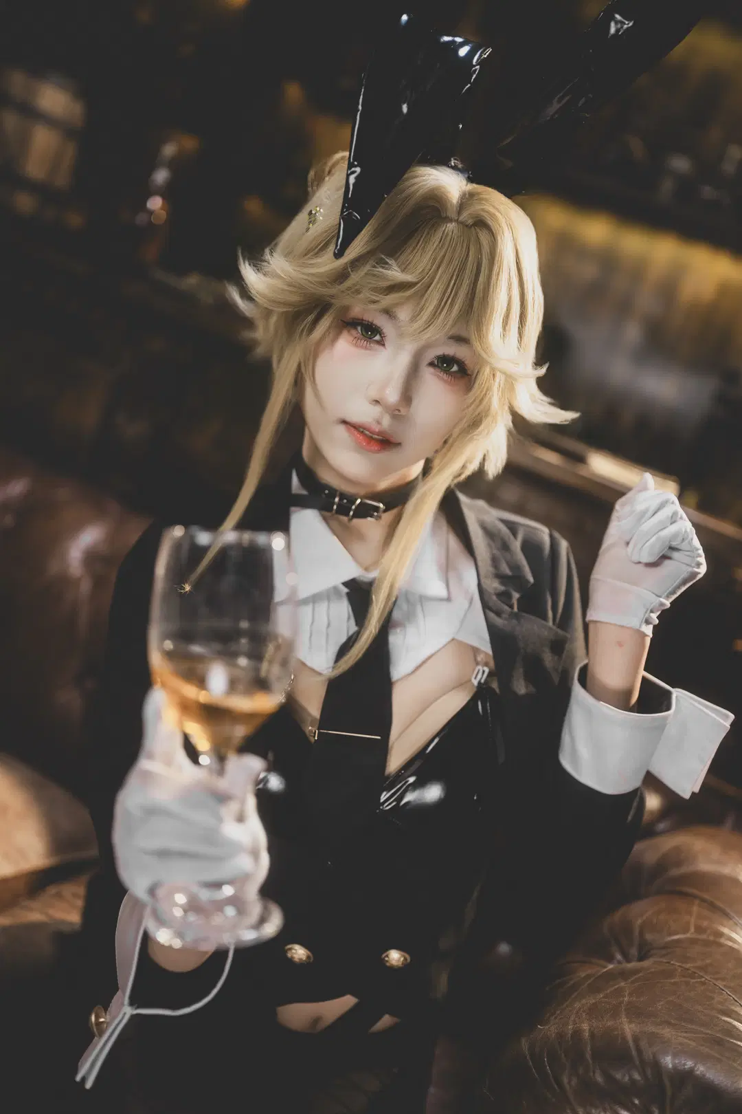 【エード コスプレ】『勝利の女神』バニーガール：ほろ酔いバーテンダーの妖艶な輝き（二次元撮影・ストッキング） - Takyi柒月 - 3枚目