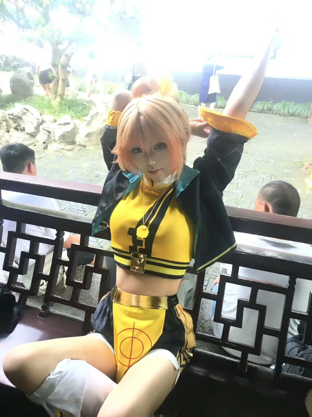 【姫小満コスプレ】『オナー・オブ・キングス』の快活少女が古典庭園に舞い降りる！忘れられない相互無償撮影の記録 - 装gay被打 - 2枚目