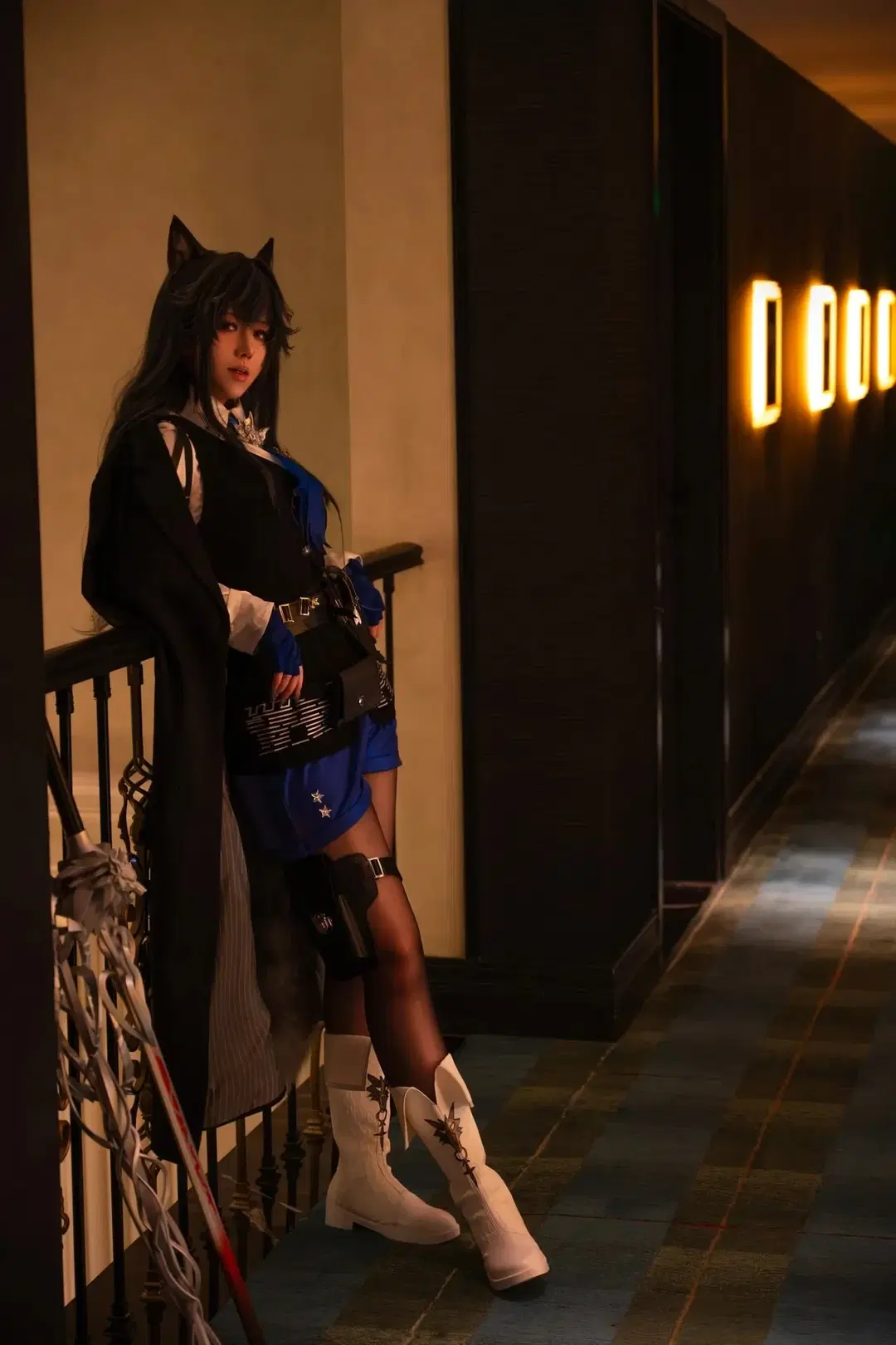 [Texas the Omertosa cosplay] Arknights Nightwalker: Languor and Austere Cool in a Retro Ambiance by 装gay被打 - Image 4