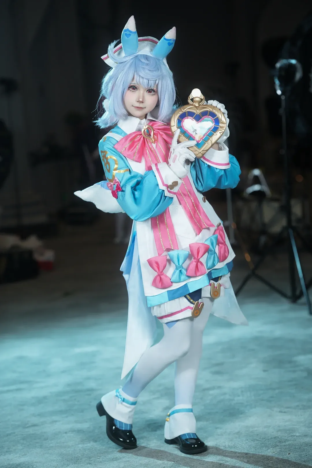 希格雯cos, 二次元cosplay, 漫展摄影, 蓝色系装扮, 特殊花纹丝袜 - 第2张