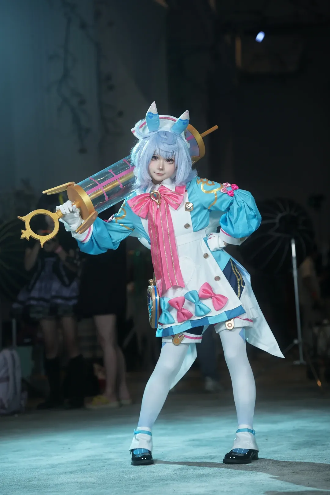 希格雯cos, 二次元cosplay, 漫展摄影, 蓝色系装扮, 特殊花纹丝袜 - 第5张