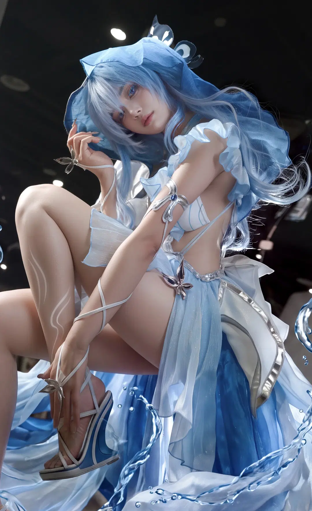 鸣潮, 守岸人cos, 二次元cosplay, 蓝色系cos, 水特效