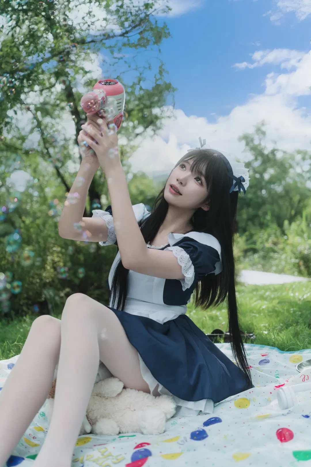 白丝女仆, 日系人像摄影, 草地写真, 夏日女仆装cos, 泡泡机拍照