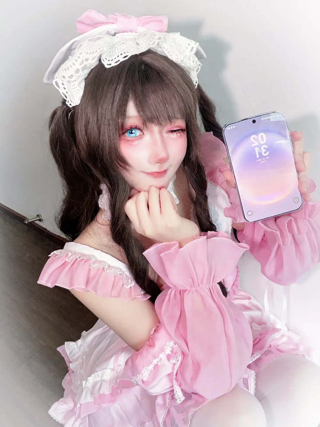 粉白蕾丝女仆装自拍分享 宅家必备阔直板手机 - iry66666 - 第5张