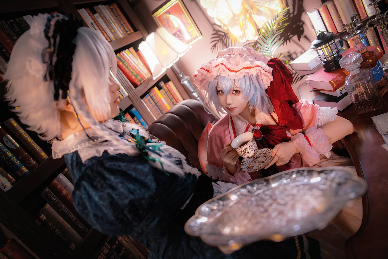 【Remilia and Sakuya Izayoi cosplay】Touhou Project: Moonlit Study Tea Party by 雾雨若叶 - Image 3