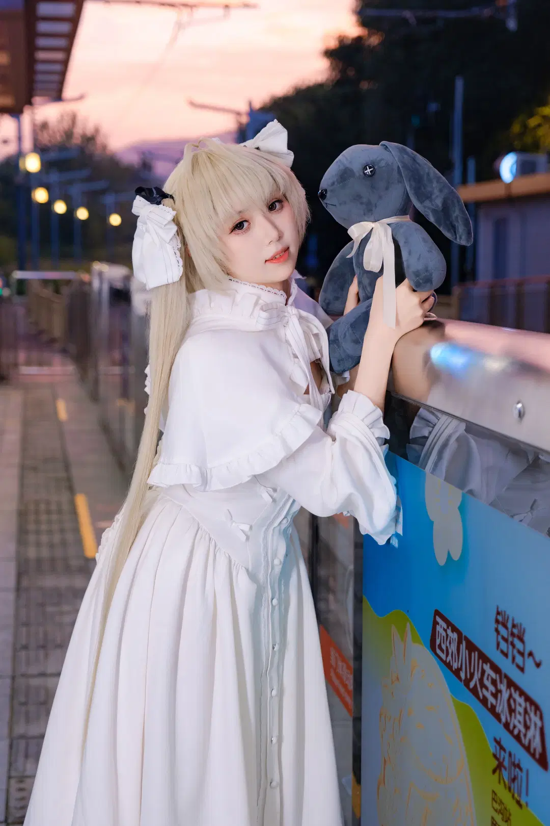 [Kasugano Sora cosplay] Twilight Tram and Sunset Glow: White Stockings Lolita Anime-style outdoor photoshoot by 幻影消失 - Image 2