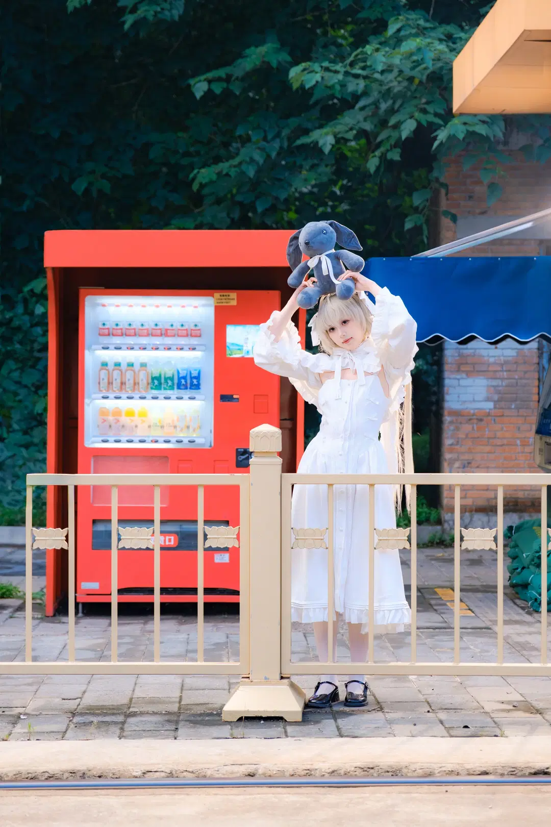 [Kasugano Sora cosplay] Twilight Tram and Sunset Glow: White Stockings Lolita Anime-style outdoor photoshoot by 幻影消失 - Image 3