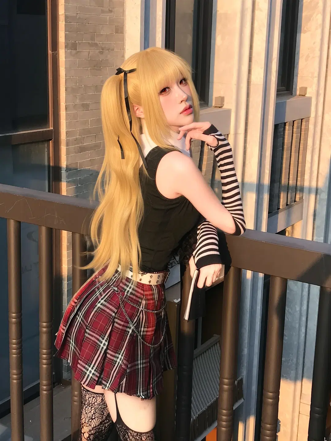 [Misa Amane cosplay] Blonde twin tails and Red-black plaid pleated skirt Sunset Outdoor Shoot by 宅宅平 - Image 2