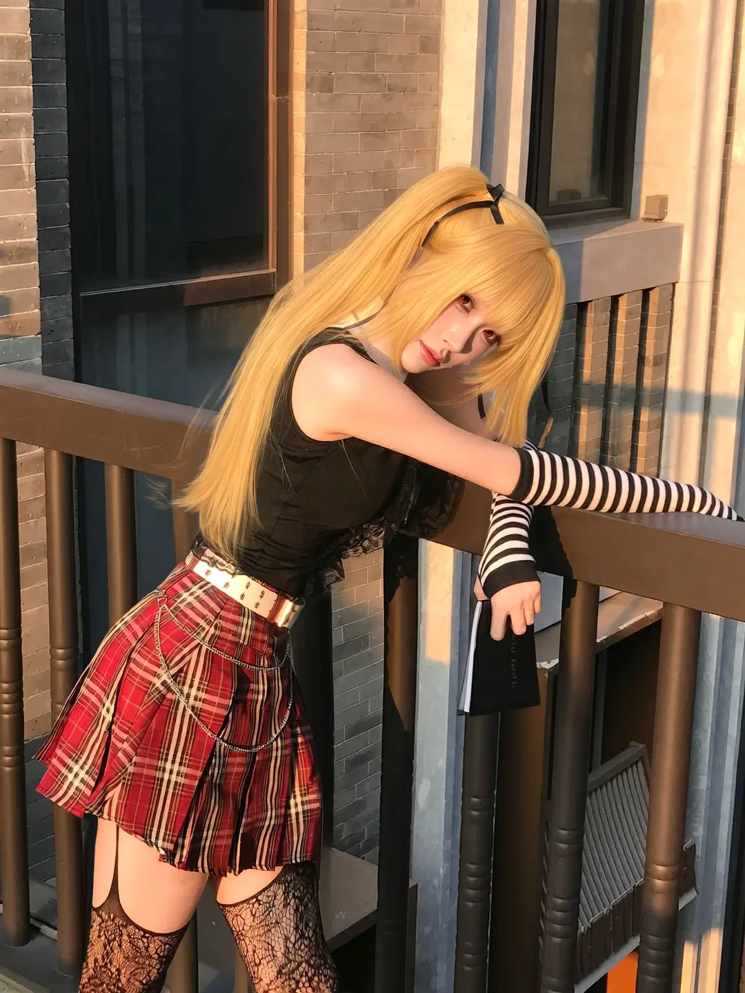 [Misa Amane cosplay] Blonde twin tails and Red-black plaid pleated skirt Sunset Outdoor Shoot by 宅宅平 - Image 3