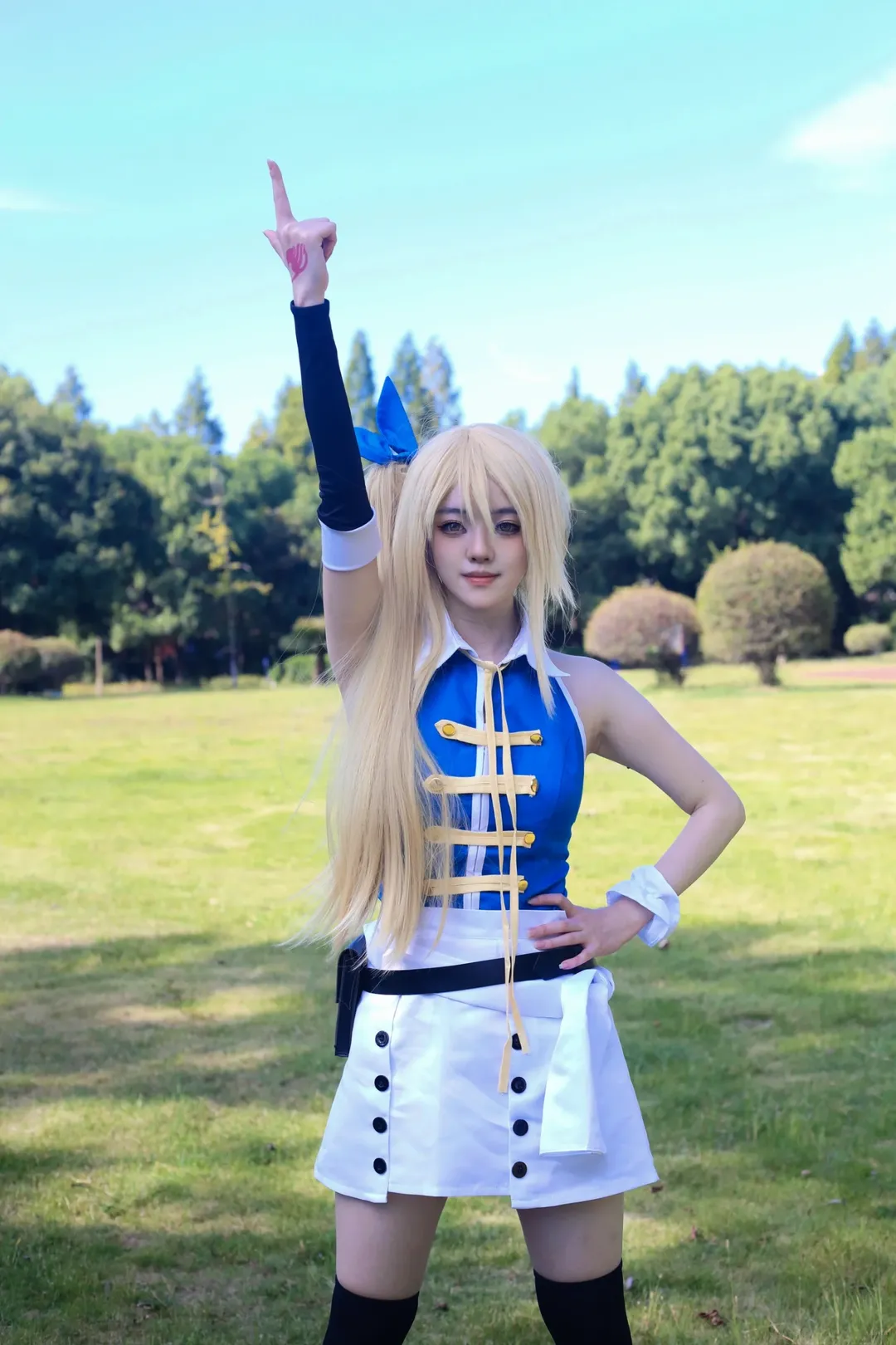 动漫cosplay, 外景摄影, 黑丝cos, 妖精的尾巴, 露西哈特菲利亚cos - 第1张