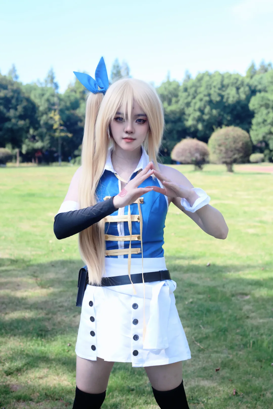 动漫cosplay, 外景摄影, 黑丝cos, 妖精的尾巴, 露西哈特菲利亚cos - 第2张