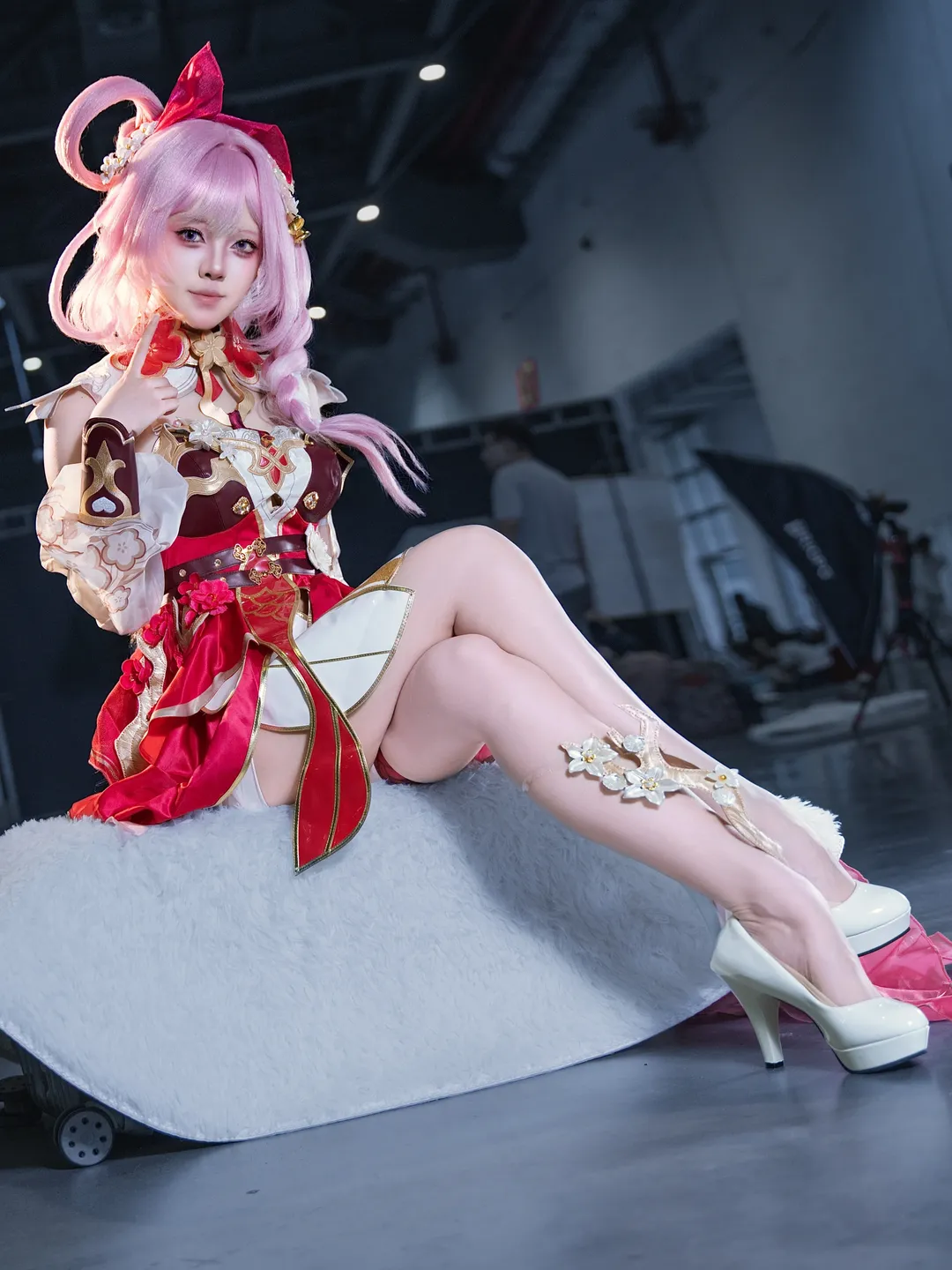 爱莉希雅cos, 棚拍, cosplay摄影, 粉发cos, 春好桃夭cos