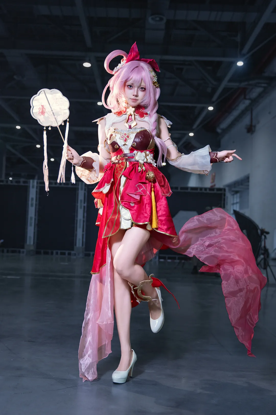 爱莉希雅cos, 棚拍, cosplay摄影, 粉发cos, 春好桃夭cos - 第3张