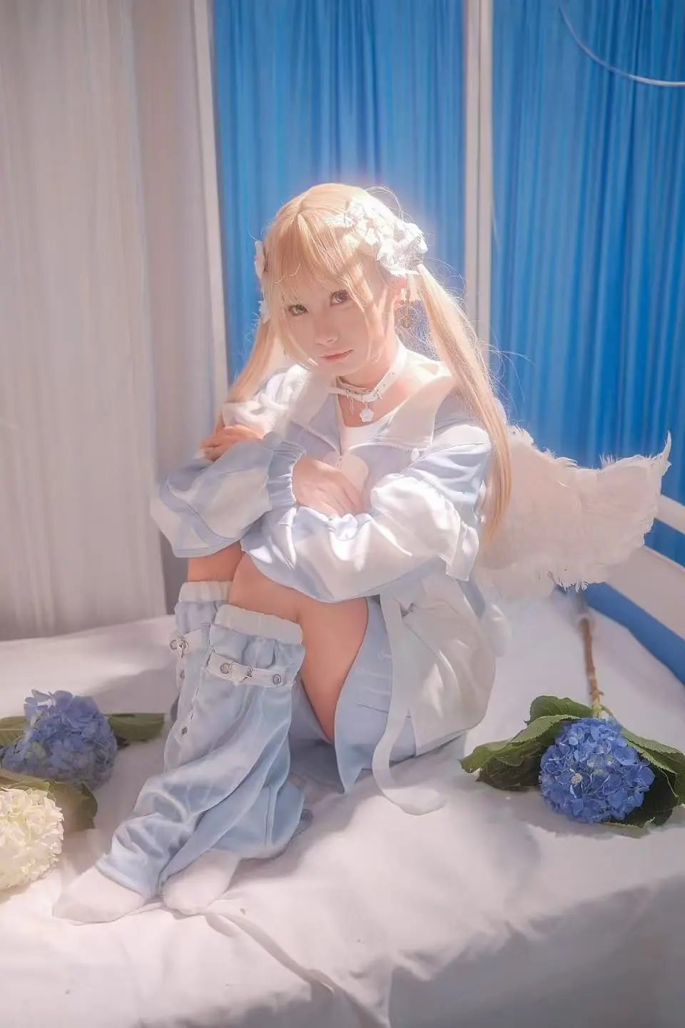 Blue Little Angel Hospital Room Photoshoot: Capturing Mizuiro Atmospheric Photography with the Fujifilm X-H2S by 江城 - Image 4