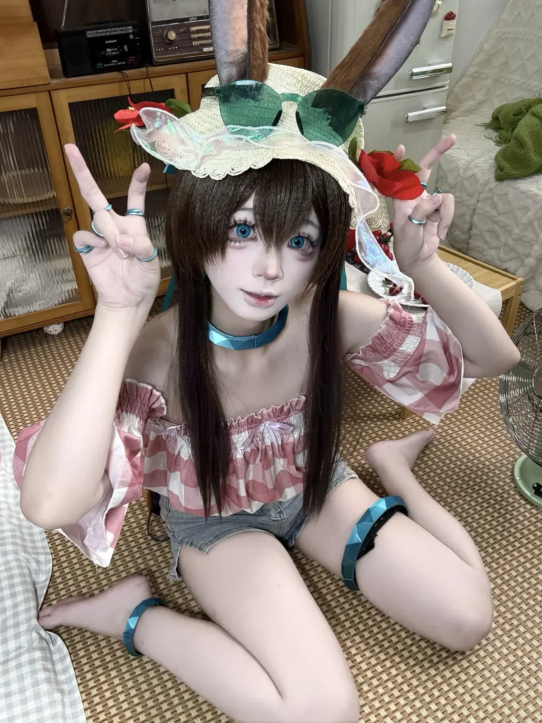 【阿米娅cos】火蓝之心，房间里的夏日兔兔 - 咪哦酱 - 第2张