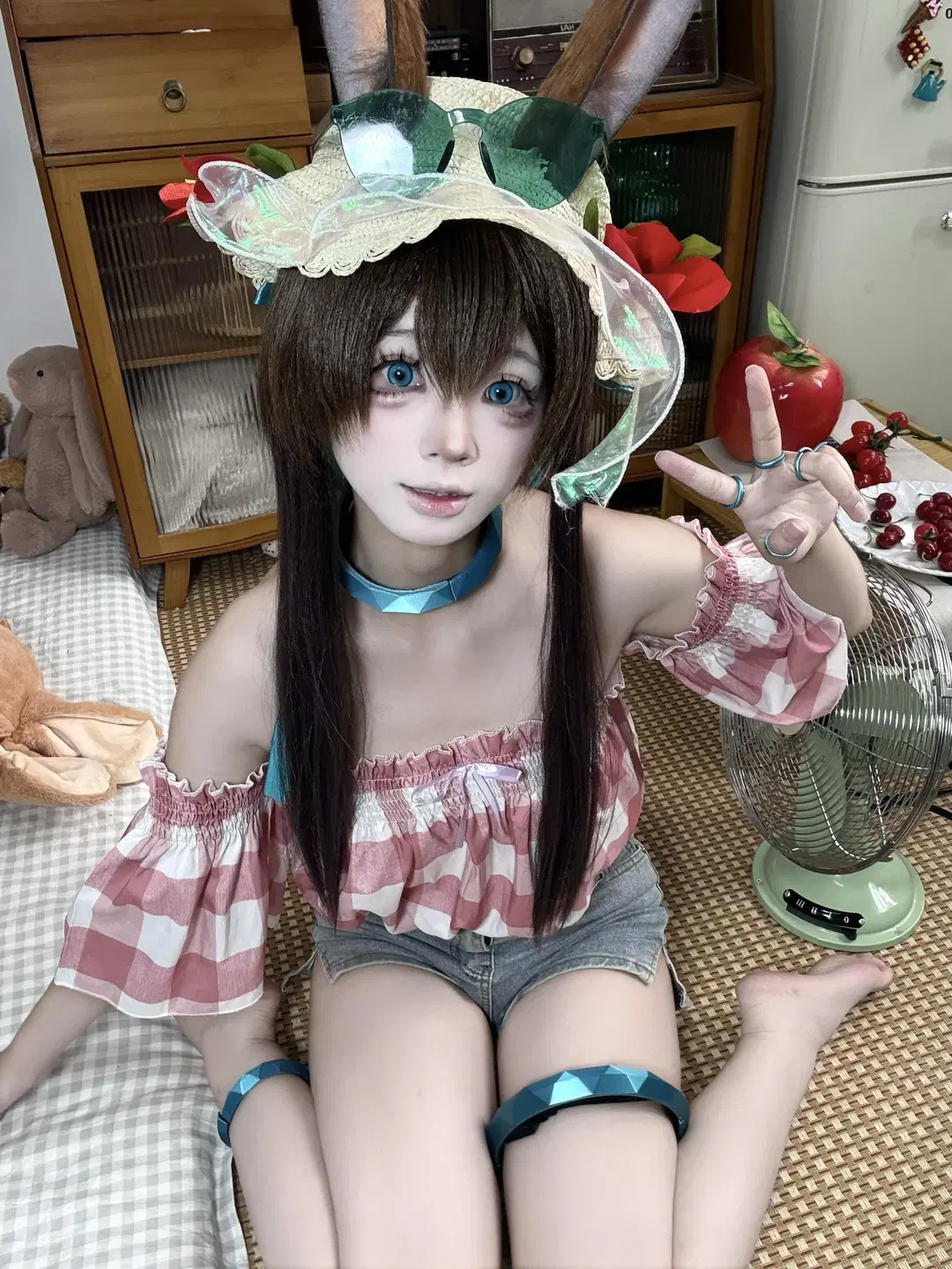 Anime girl, Cosplay photoshoot, Summer outfit, Amiya cosplay, Heart of Surging Flame