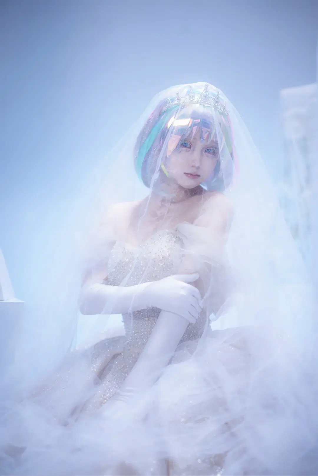 【ダイヤモンド コスプレ】『宝石の国』の輝く結晶、ホログラフィックな光影に佇むダイヤ - mile7758 - 3枚目