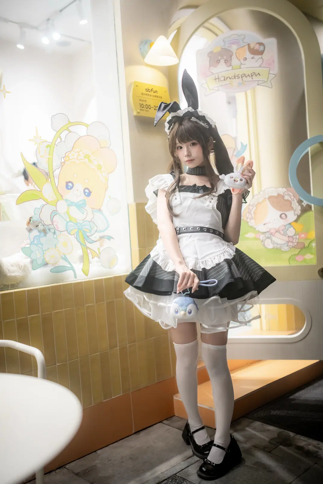 【夜景ポートレート】完全ノーライティングで挑む日本風写真メイド服ストリートスナップ - mile7758 - 2枚目