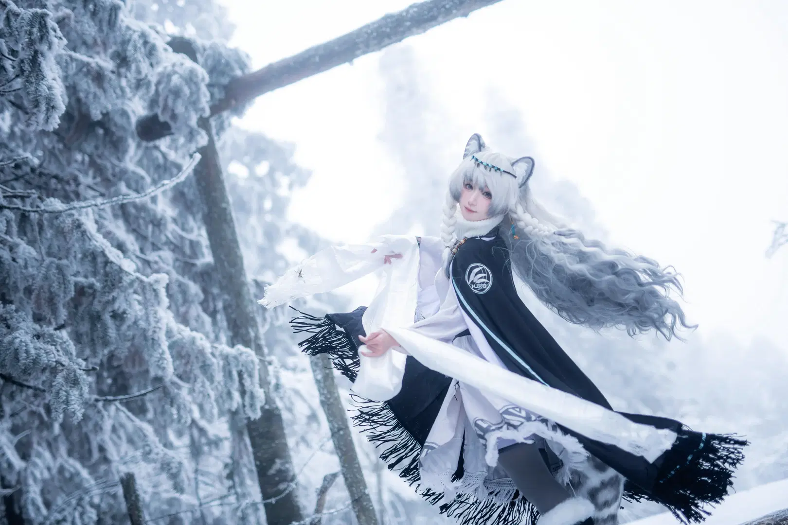 [First Snow cosplay] Arknights Kjerag's Pramanix: Chongqing Snow Scenery Was Incredible by mile7758 - Image 2