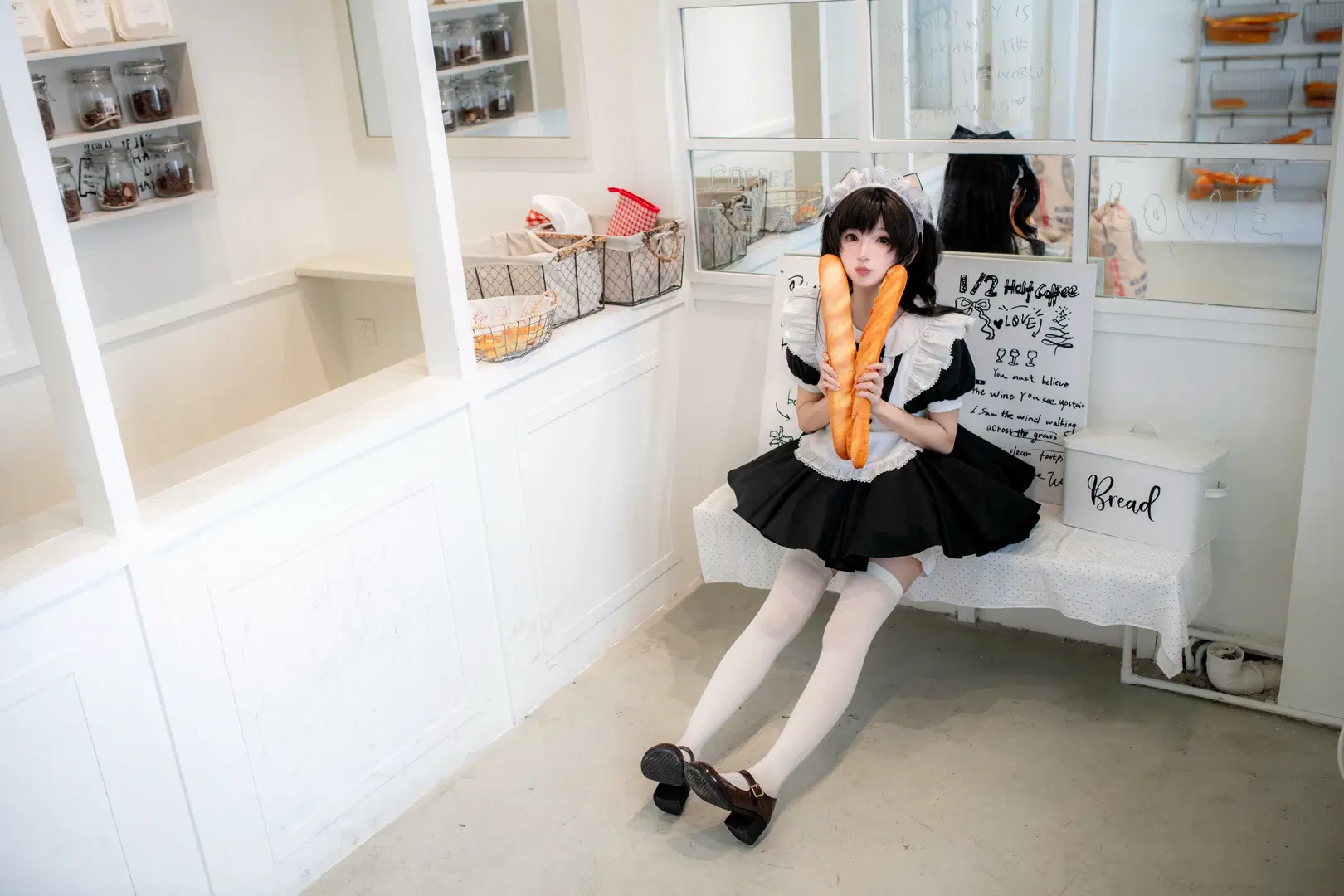 女仆装, 白丝, 重庆约拍, 日系女仆cosplay, 咖啡店写真