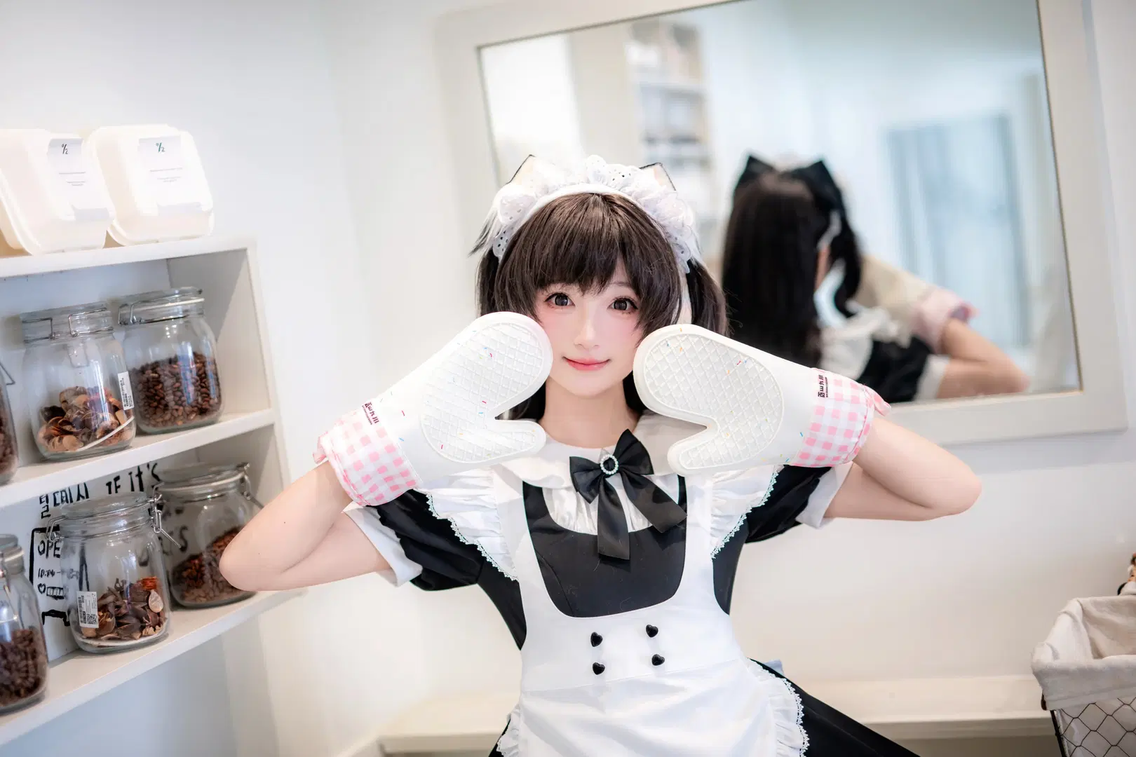 Japanese Maid Outfit Photoshoot: White Stockings Daily Life in a Chongqing Bakery by mile7758 - Image 4