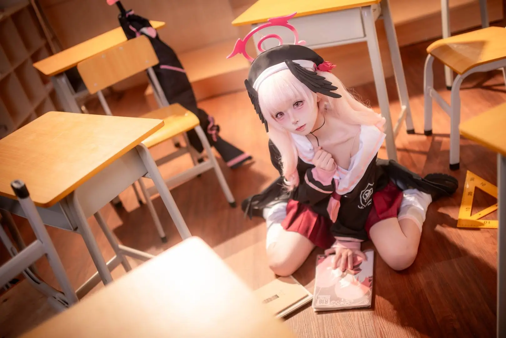 【下江コハル コスプレ】『ブルーアーカイブ』教室で過ごす放課後のひととき - mile7758 - 3枚目