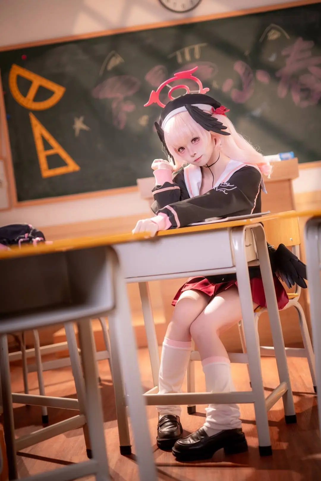 【下江コハル コスプレ】『ブルーアーカイブ』教室で過ごす放課後のひととき - mile7758 - 4枚目