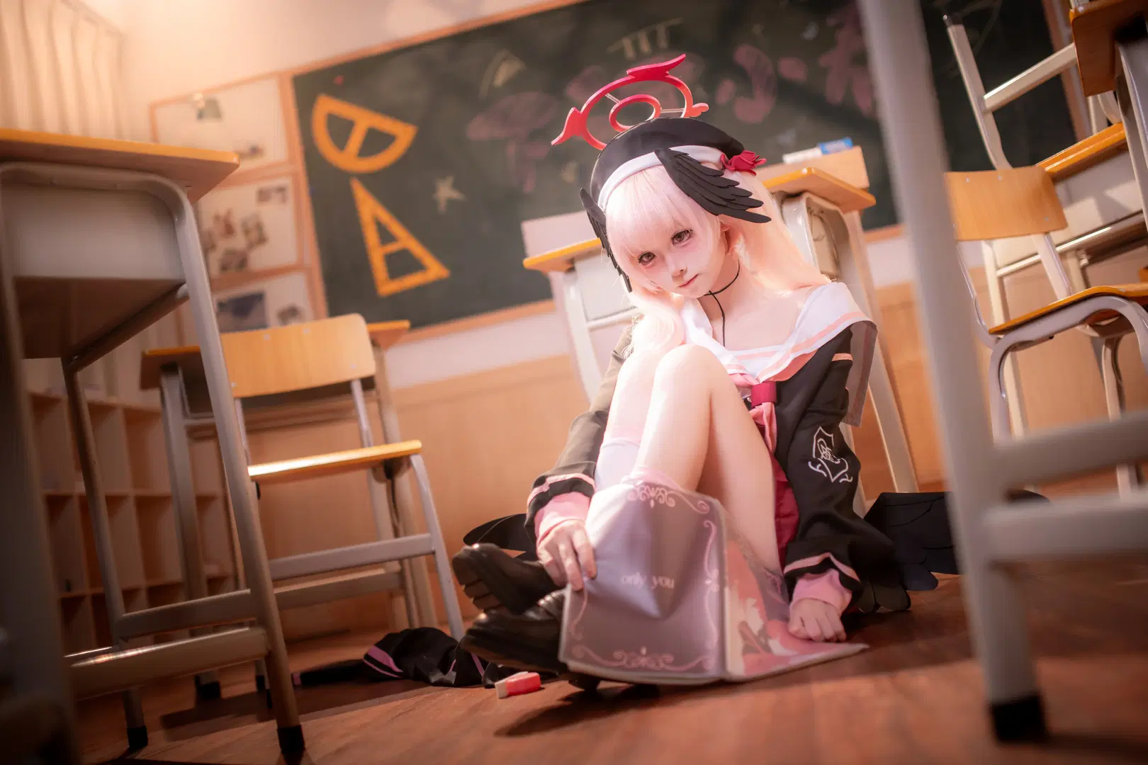【下江コハル コスプレ】『ブルーアーカイブ』教室で過ごす放課後のひととき - mile7758 - 5枚目