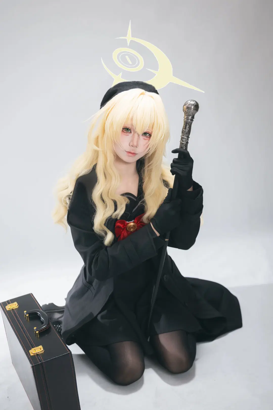 【ニヤニヤ教授 コスプレ】ブルーアーカイブの教授が白ホリにチェックイン - Govcz小法师XiYi - 5枚目
