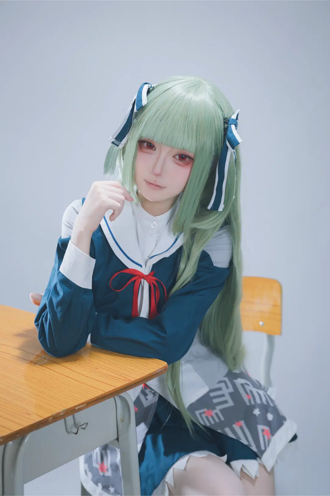 [Murasame cosplay] Senren＊Banka: Green Hair, Red Eyes, and White Stockings in the Classroom by Govcz小法师XiYi - Image 4