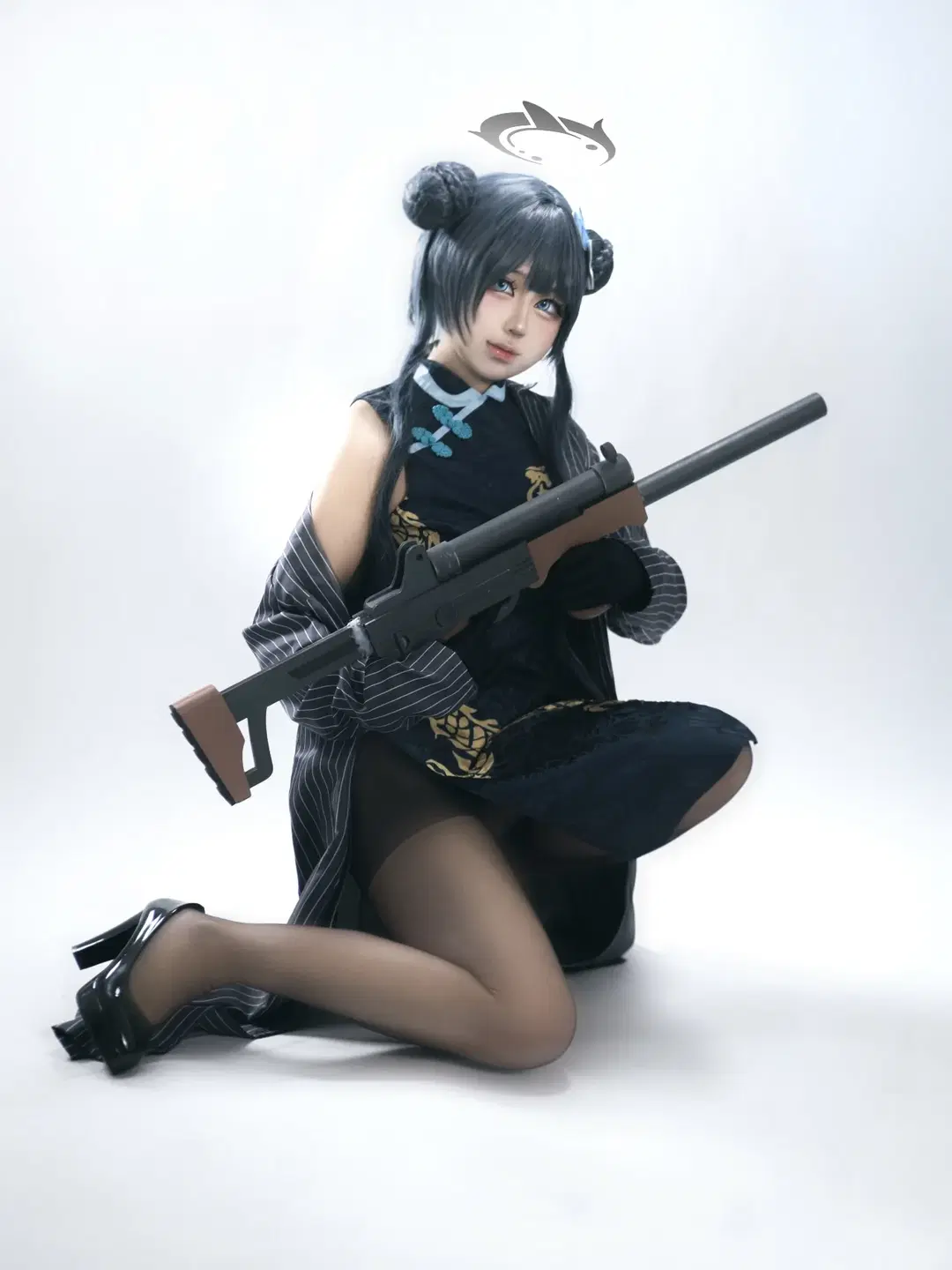 蔚蓝档案妃咲cos 黑金旗袍与战术长枪的碰撞 - Govcz小法师XiYi - 第3张