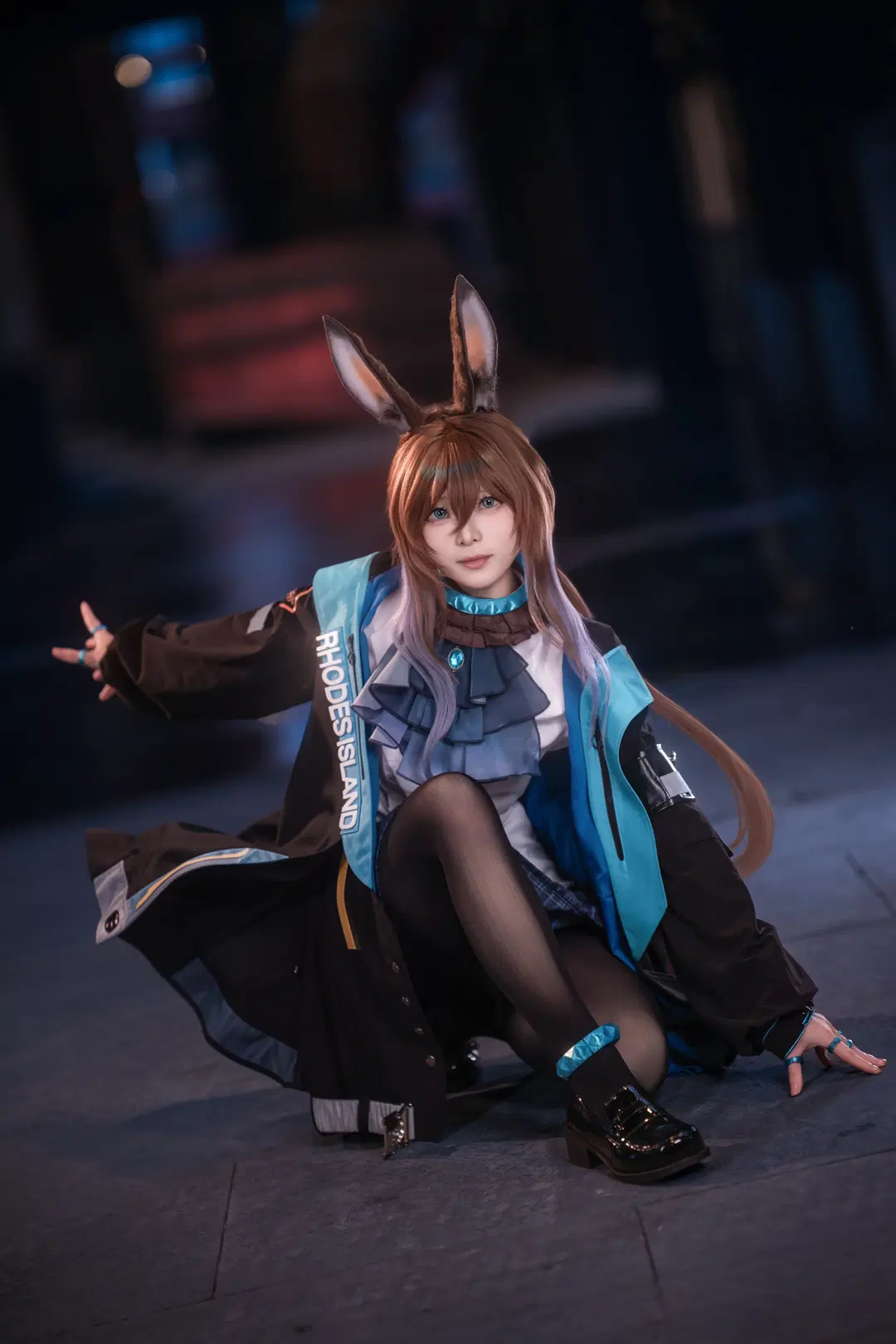 アークナイツ, アーミヤ コスプレ, うさ耳, 黒ストッキング, ロドス