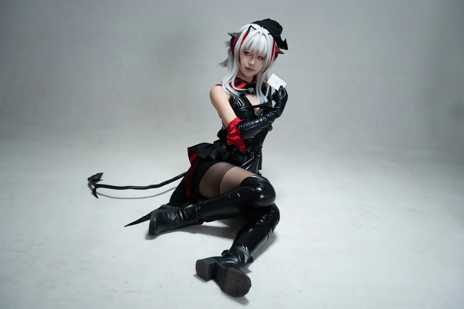 【Wishadel cosplay】Arknights: Phantom Thief Weishen White Studio Photography (Black stockings) by 硫酸铅沉淀（想拍正片版 - Image 5