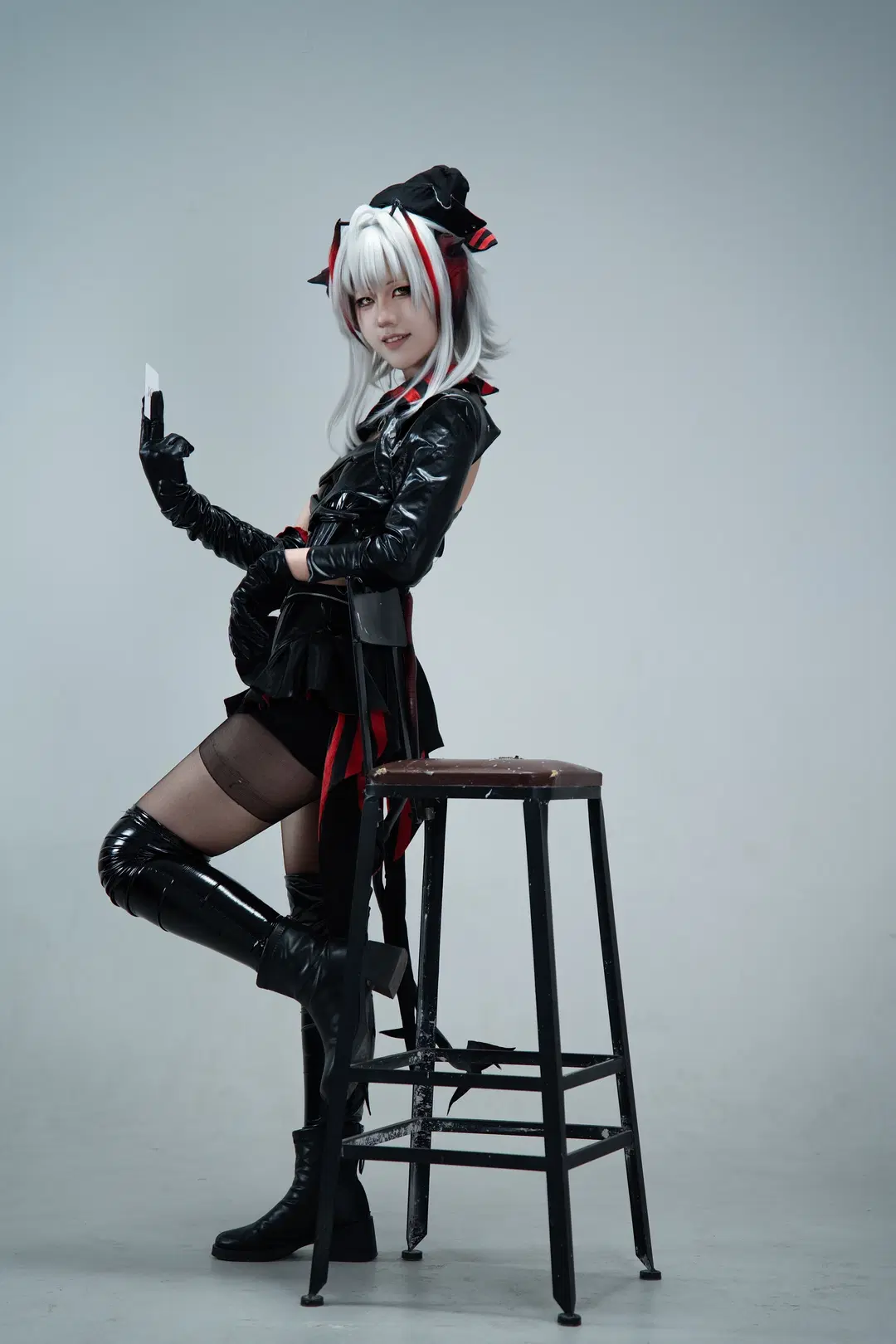 【Wishadel cosplay】Arknights: Phantom Thief Weishen White Studio Photography (Black stockings) by 硫酸铅沉淀（想拍正片版 - Image 7