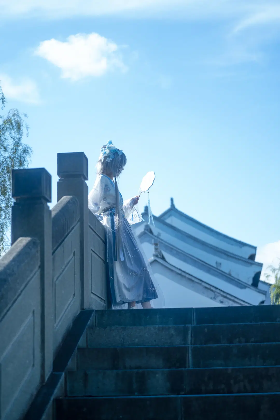 【洛天依cos】园林光影中的蓝白国风写真 - 硫酸铅沉淀（想拍正片版 - 第2张