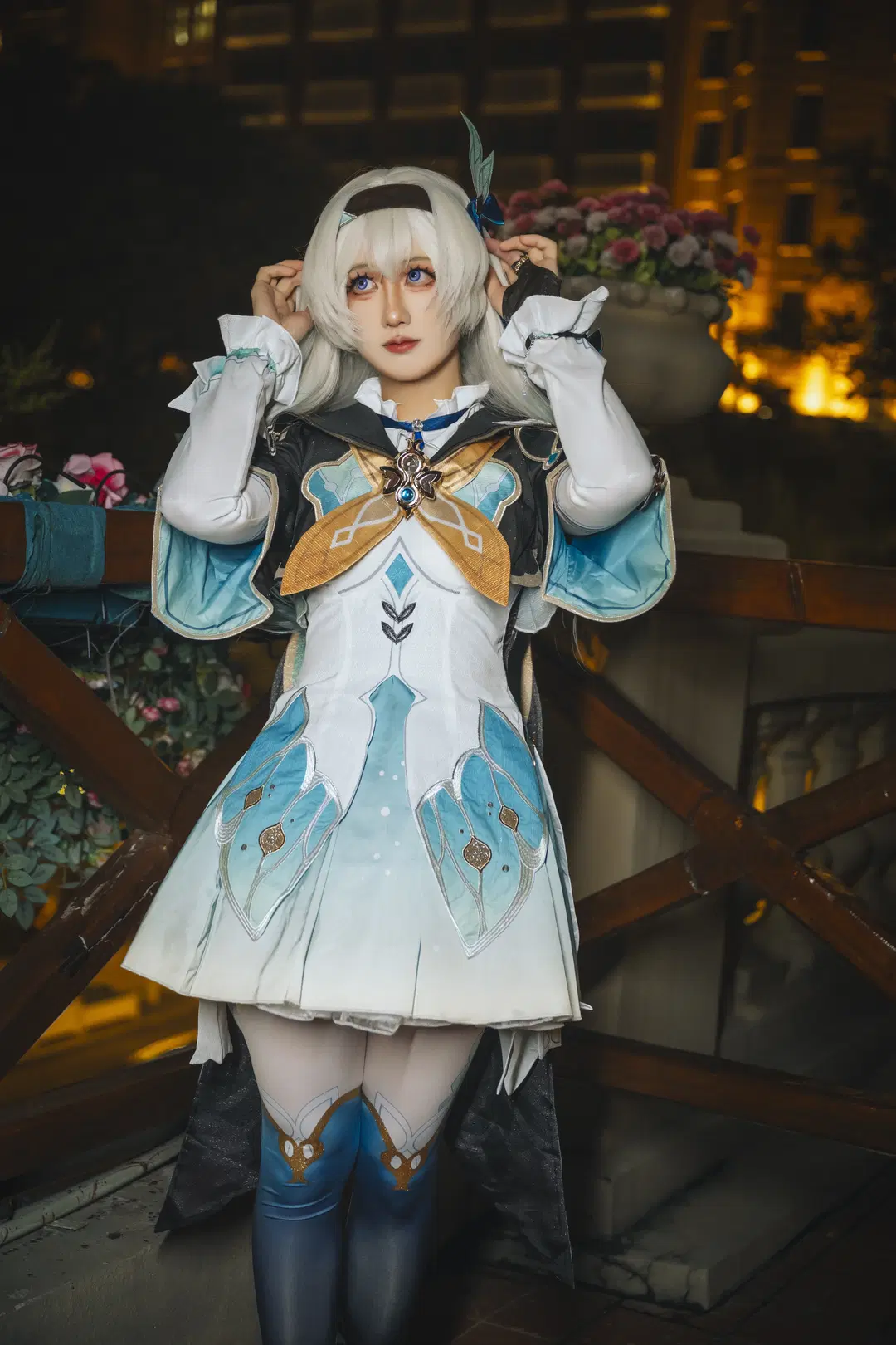 [Firefly cosplay] Honkai: Star Rail: Silver-Haired Sprite in the Night, A Perfect Collision of Makeup and Lighting by 猫喵喵（cos版） - Image 7