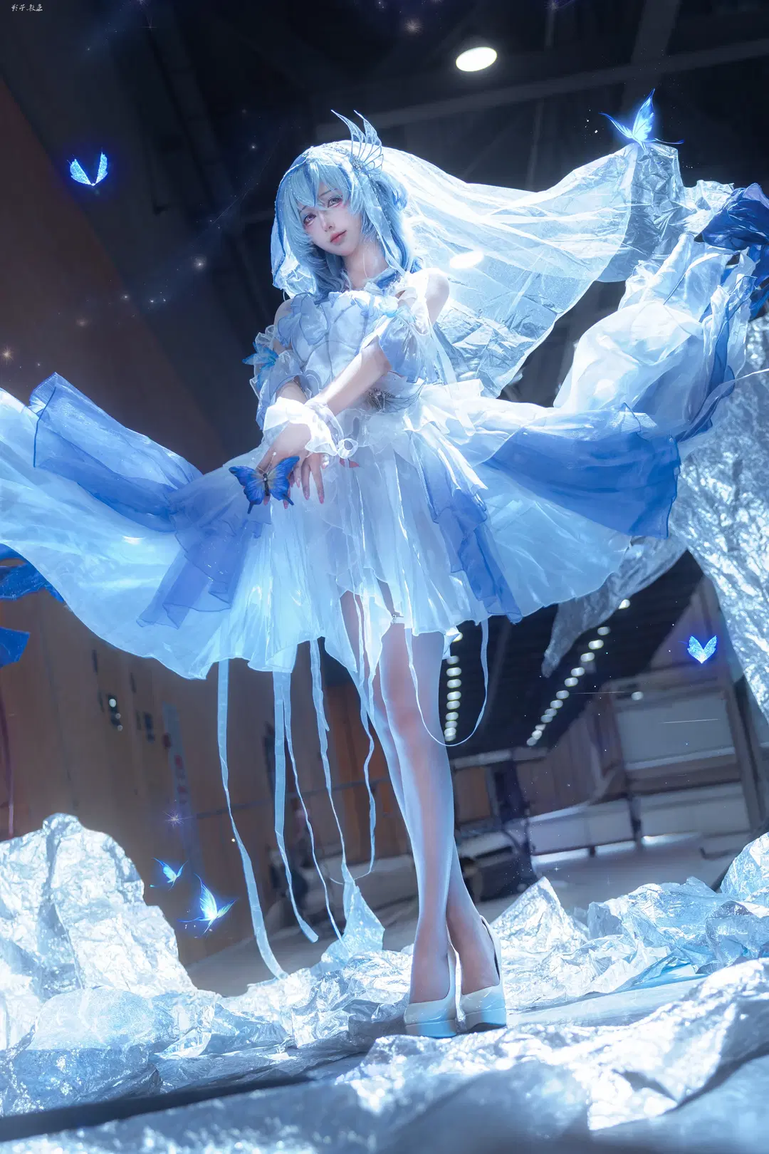 【守岸人cos】鸣潮花嫁，于漫展现场邂逅冰蓝蝴蝶 - 羽生三未 - 第5张