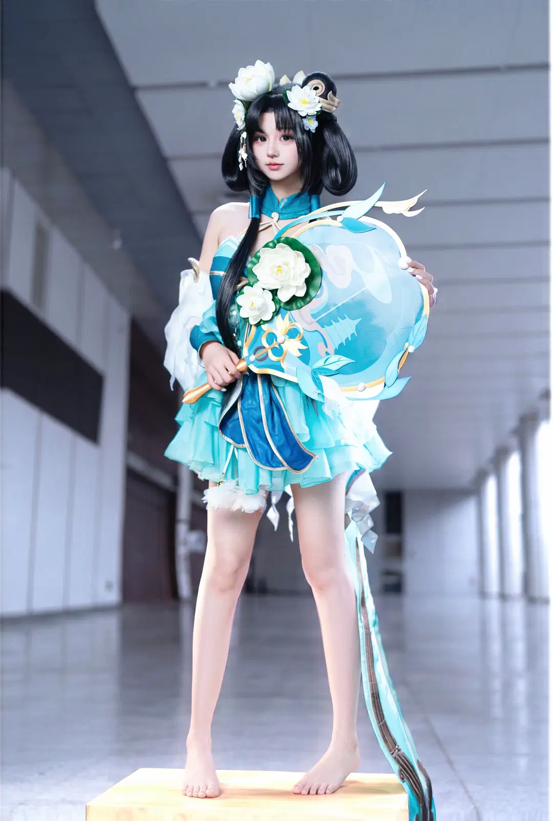 [Xiao Qiao Green Snake cosplay] Honor of Kings Xiao Qiao Green Snake Styling: A Spirited Girl Holding a Round Fan by Ovo - Image 2