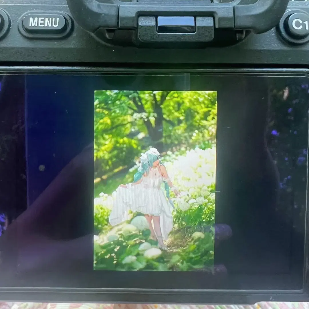 Hatsune Miku cosplay Park Outdoor Shoot in Japan: Encountering an Incredibly Enthusiastic Fellow Fan by 小野寺地瓜 - Image 2