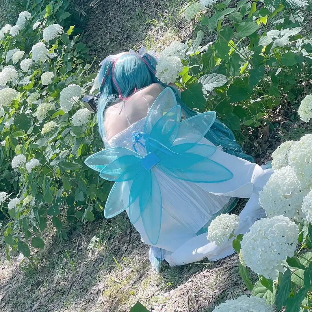 Hatsune Miku cosplay Park Outdoor Shoot in Japan: Encountering an Incredibly Enthusiastic Fellow Fan by 小野寺地瓜 - Image 4